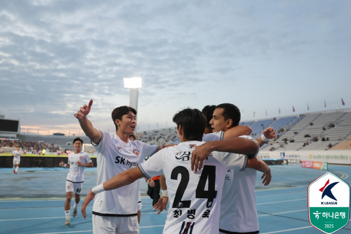 10 games without a win! Yuri Jonathan Multi-Goal Jeju Chases Suwon FC with 21 Victory Points for the 3rd time
