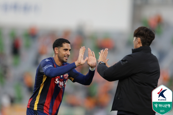 10 games without a win! Yuri Jonathan Multi-Goal Jeju Chases Suwon FC with 21 Victory Points for the 3rd time