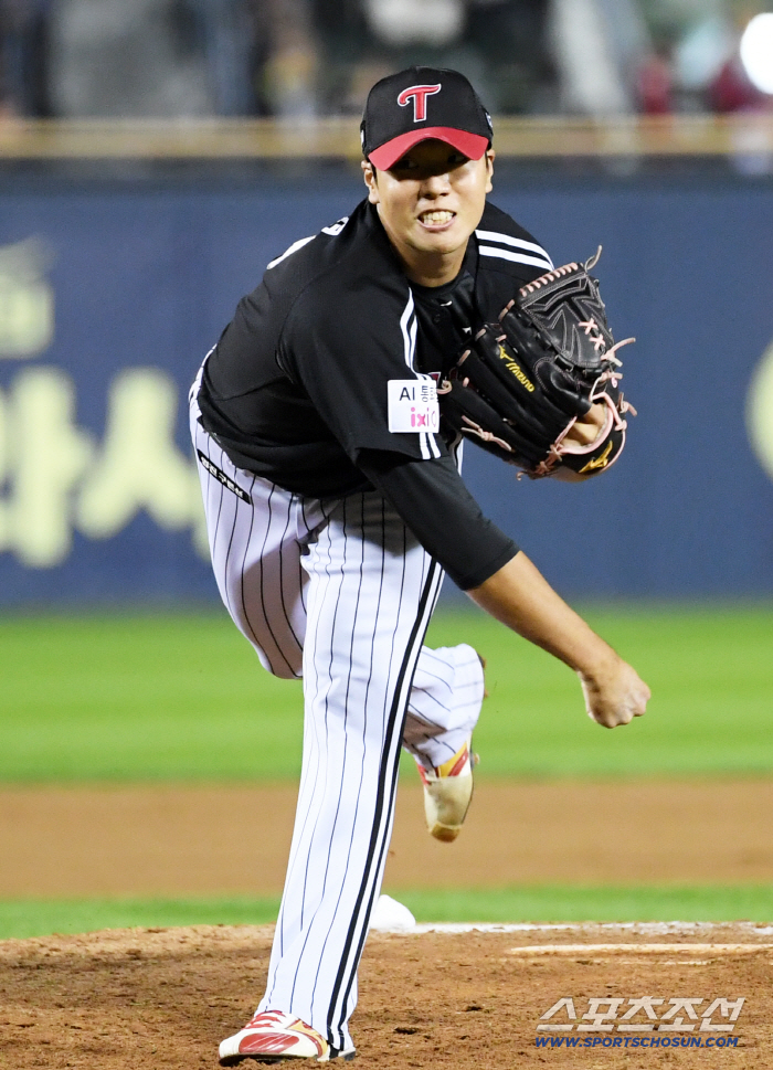 The first incident in 20 years. Three rookies will join the Korean Series this year, including setup man, substitute agent, and next year's promising players. Hanwha also includes second-ranked Jung Woo-joo