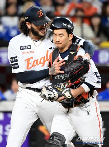 The four gold medals, who regained their 9K self-esteem in five innings, did not win against LG. I'm throwing it for the team's victory, not my victory