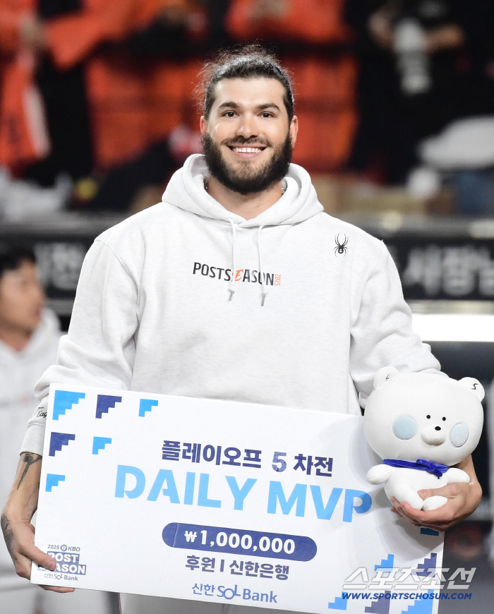 The four gold medals, who regained their 9K self-esteem in five innings, did not win against LG. I'm throwing it for the team's victory, not my victory