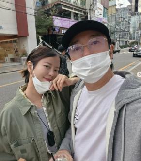 Park Ji-yeon has recovered from kidney re-transplantation...Take off your mask and go out with Lee Soo-geun ♥