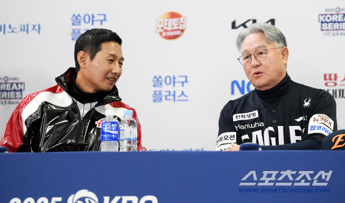  Coach Yeom Kyung-yeop Kim Kyung-moon will face off for the Korean Series trophy