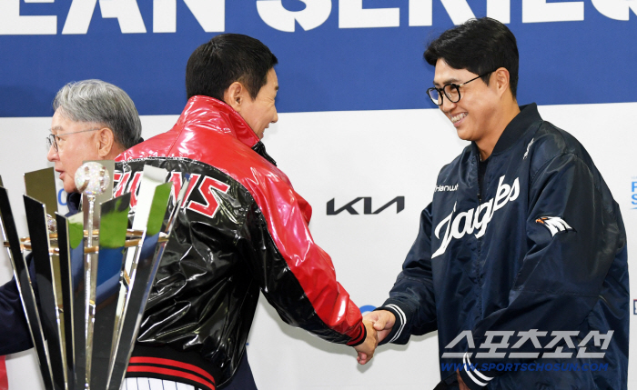  Director Yeom Kyung-yeop met Chae Eun-sung in the Korean Series