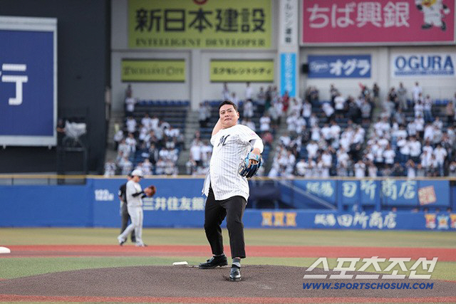 Please take a precious opportunity. Hanwha's permanent absentee legend Kim Tae-kyun and Moon Hyun-bin and Roh Si-hwan, who came to mind for the Korean Series 19 years ago, hope they continue to overcome the pressure well