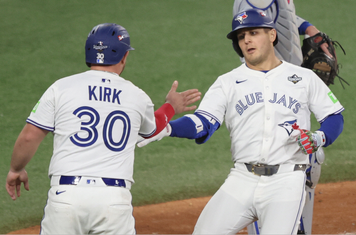 Shock Snell Collapse Otani's belated two-run home run, and the first round led by the baser grand slam secured 80% of Toronto's LAD 411 TOR