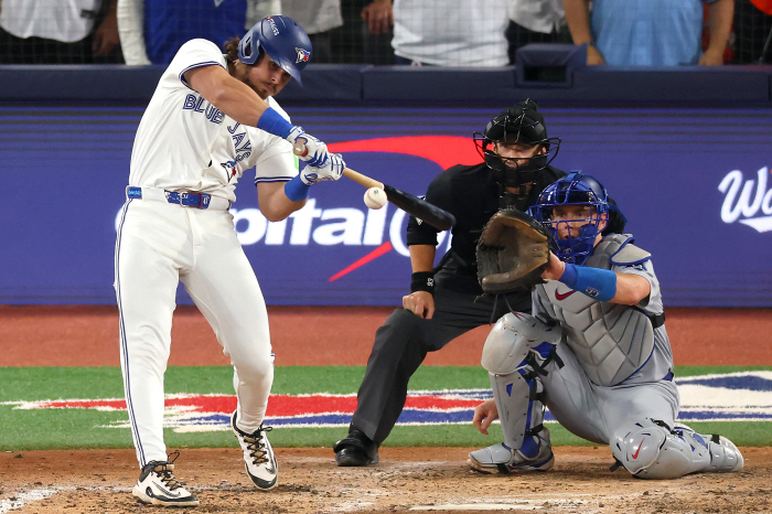 Shock Snell Collapse Otani's belated two-run home run, and the first round led by the baser grand slam secured 80% of Toronto's LAD 411 TOR