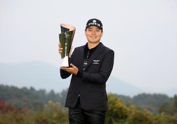 1 billion won in the round of life  1 billion won in the DP World Tour, and he kept missing the Iron Man title in front of him