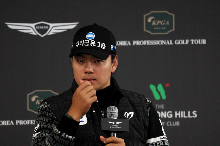 1 billion won in the round of life  1 billion won in the DP World Tour, and he kept missing the Iron Man title in front of him
