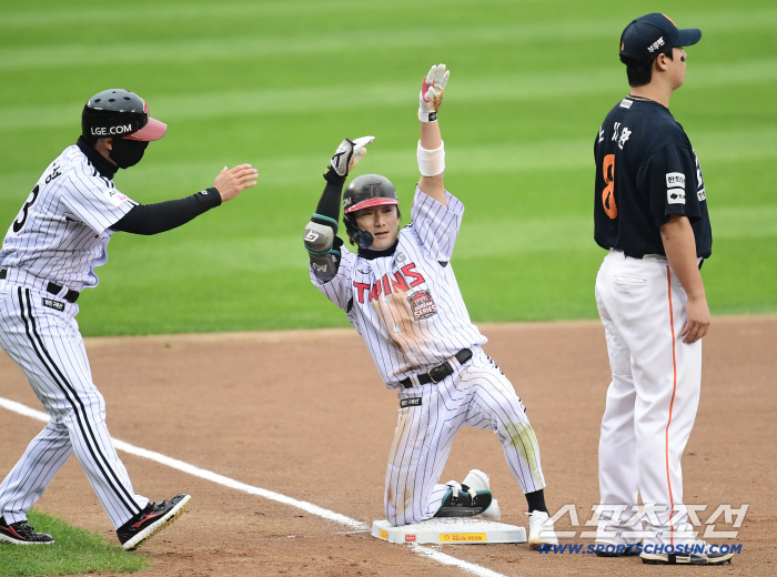 Hanwha, with the same one out and third base, froze, and LG jumped → Roh Si-hwan's bad pitch