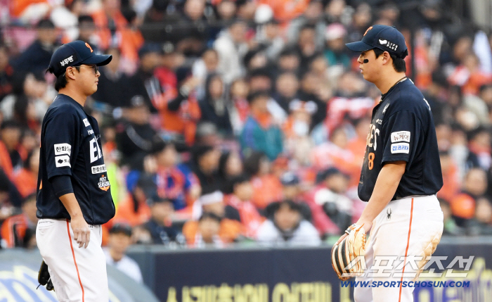 It looked like 100m for 10m for the twisted Changgi LG → Noh Si-hwan, who gave up the throw, and Hong Chang-ki, who woke up like an otuk.