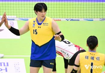 It's worth moving the team. No. 8! Kim Hee-jin achieved 600 blocks...I revitalized the Suwon court 