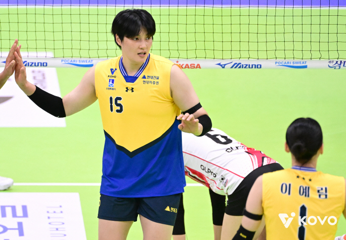 It's worth moving the team. No. 8! Kim Hee-jin achieved 600 blocks...I revitalized the Suwon court