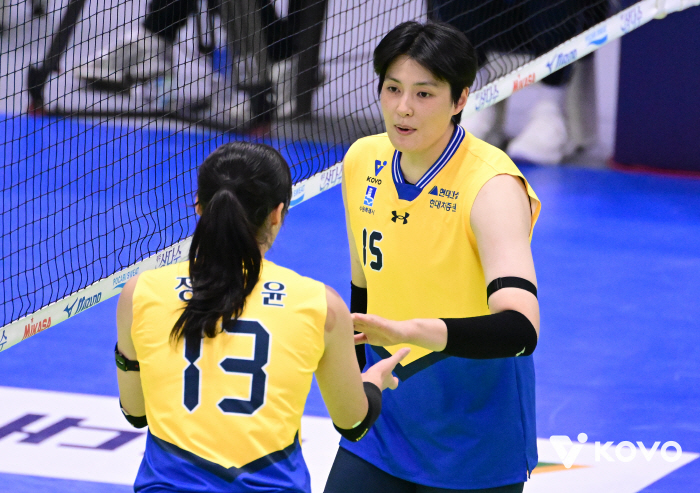 It's worth moving the team. No. 8! Kim Hee-jin achieved 600 blocks...I revitalized the Suwon court