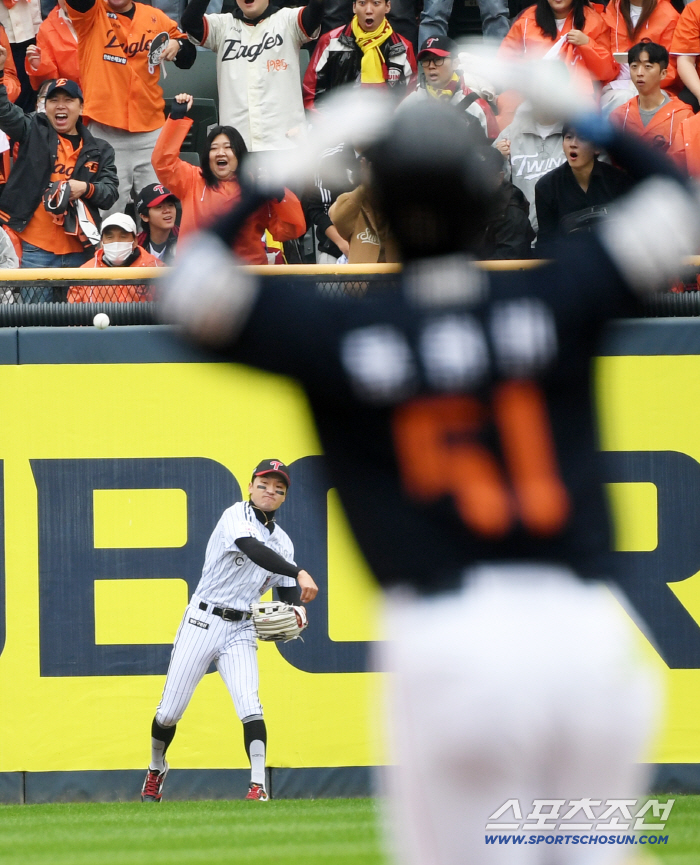 It's you again? Hanwha fan PTSD is coming LG Park Hae-min, good defense for wall climbing from the first inning of Game 1