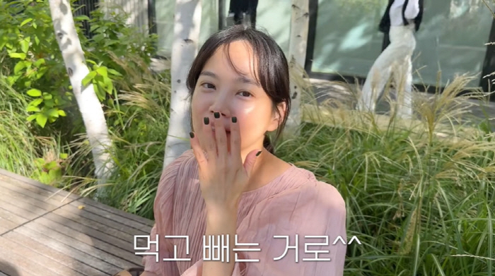 Kim Moo-yeol ♥ Yoon Seung-ah, I gained 3kg of the curse of the long Chuseok for 7 days. My jaw fat (Seung-ah-roun)