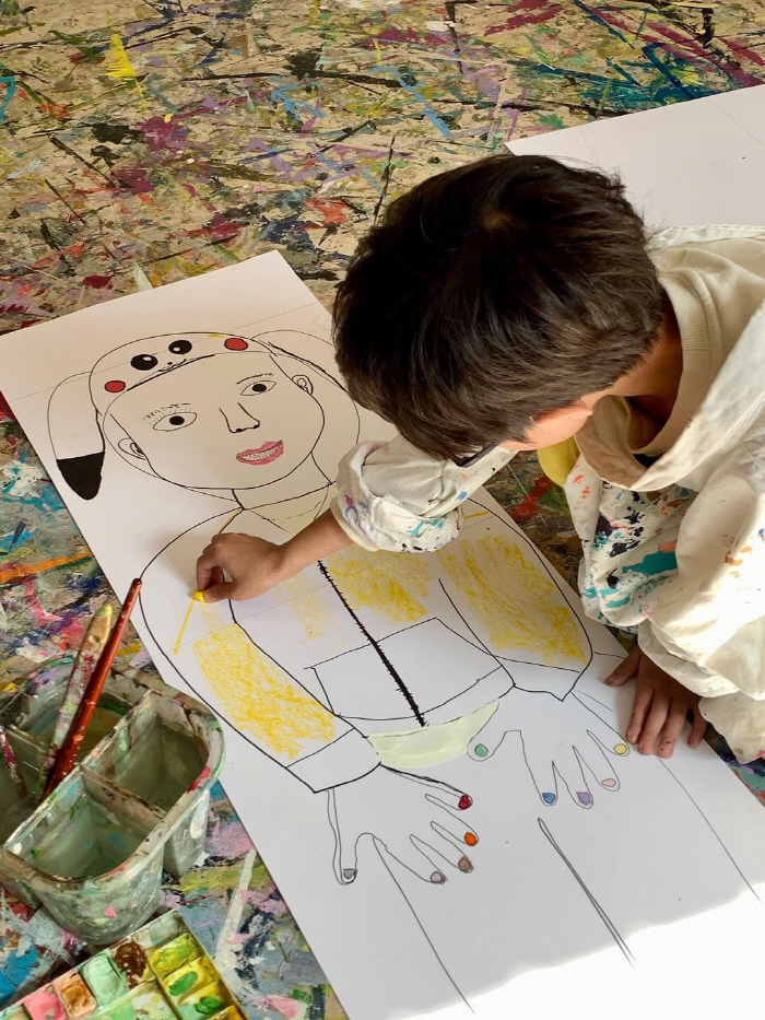 Lee Si-young, the second pregnant woman, did a great job of farming her children. 8-year-old, high-quality drawing artist DNA