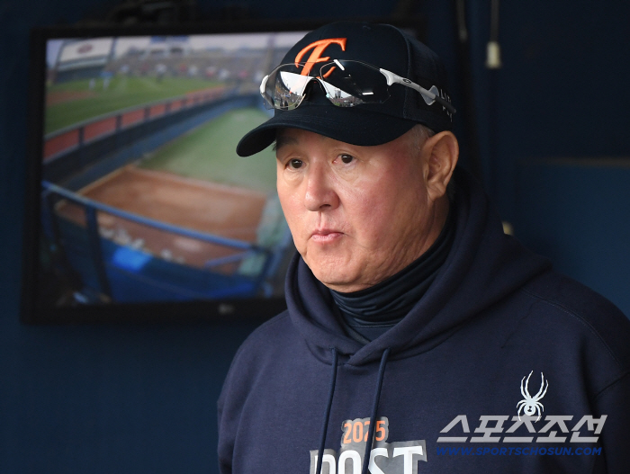 Missed sign? Why didn't you come into the bunt? → Hanwha's goalless mystery with one out and third base