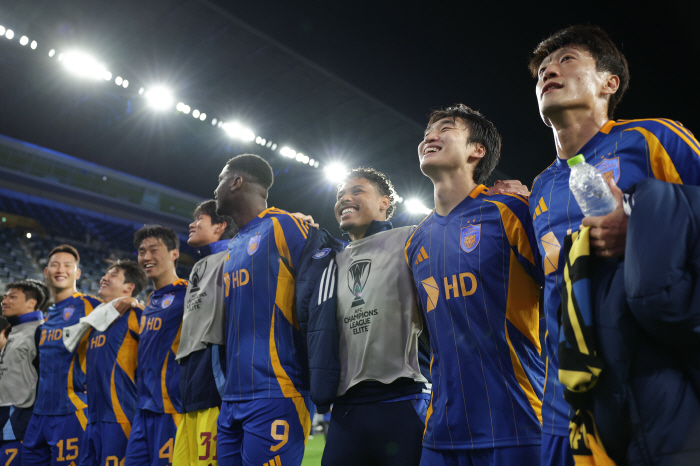 Again, Ulsan changed all the best 11 except for the signatory hall → Lee Cheong-yong's bench...Daegu takes the lead in attacking Cesinha