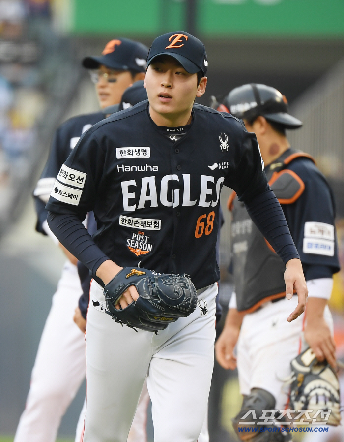  Cho Dong-wook, switch with one batter