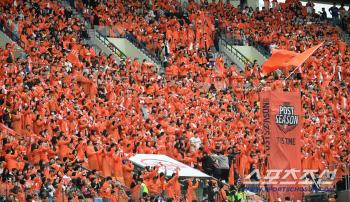 Hanwha Eagles' passion for cheering