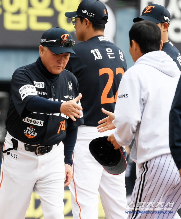  Hanwha manager Kim Kyung-moon LG manager Yeom Kyung-yeop will face off