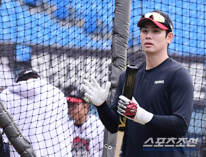  Hong Chang-ki's batting training ahead of the Korean Series