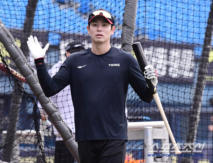  Hong Chang-ki's light hitting training