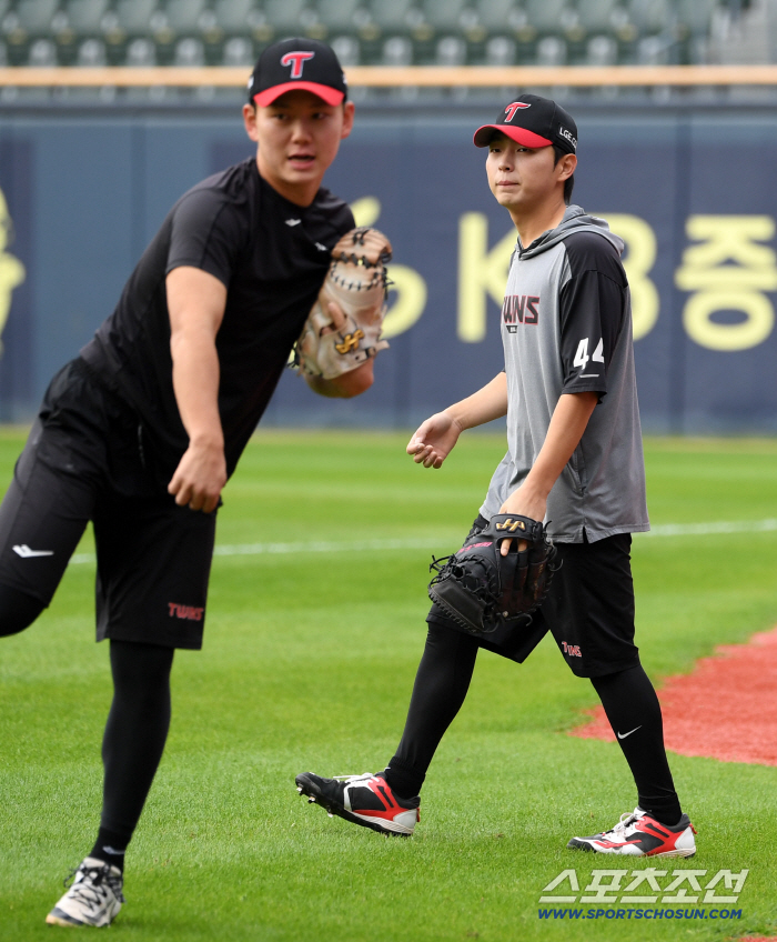  Lee Jooheon, Kim Seongwoo, catcher basic skills