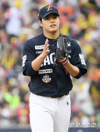  Moon Dong-ju is on the verge of losing a point in the fourth inning