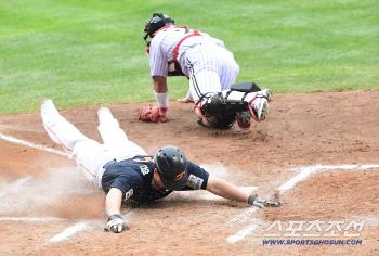 Noh Si-hwan scored with a powerful sliding