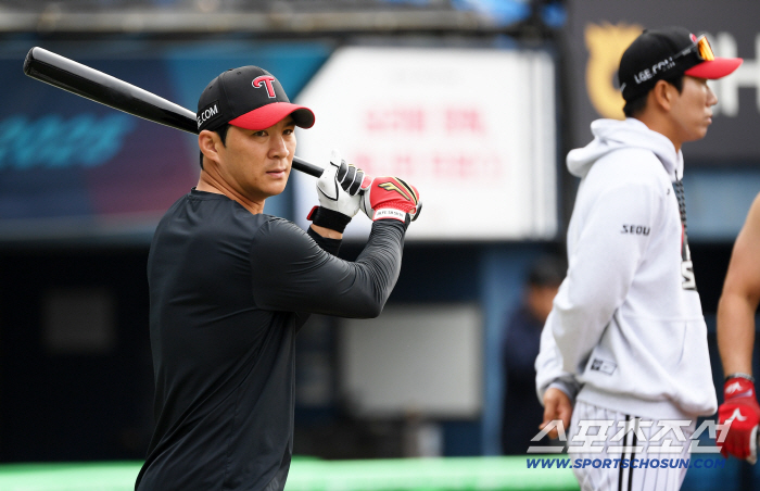  Oh Jihwan's fierce eyes