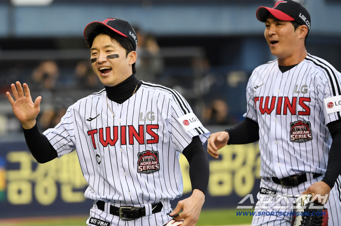  Park Hae Min and Oh Ji Hwan won