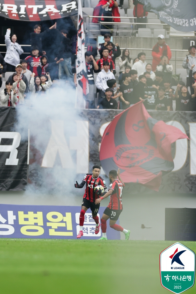 Lin Guard from Manchester United went crazy In the second half of the match against Gangwon-do, 02 → 42 miraculous come-from-behind victory...One help from Moon Seon-min who died and survived