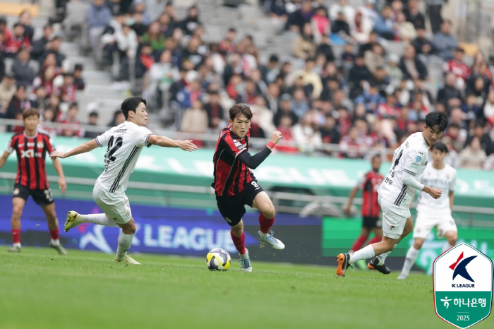 Lin Guard from Manchester United went crazy In the second half of the match against Gangwon-do, 02 → 42 miraculous come-from-behind victory...One help from Moon Seon-min who died and survived