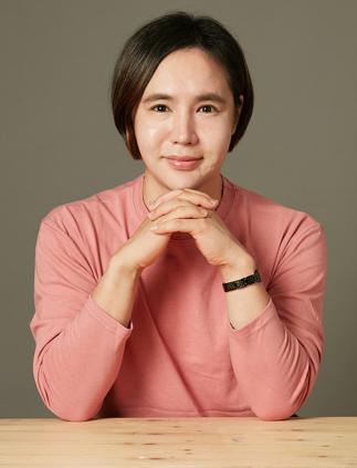 Director Shin Sung-hoon, who said he suffered a lot of injuries from people, was shocked to learn that he died at home in May