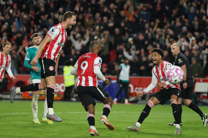 Salah's era is over! Liverpool, who are shocked by their fourth consecutive goal in 42 days, will be fired in the morning towards the Brentford fan slot. Mocked...23 Tears in a general crisis