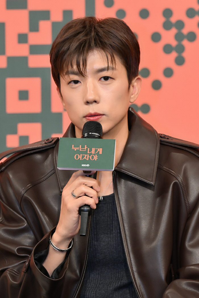 2PM Jang Woo-young Talks First Recording Experience on ‘You’re a Woman to Me’