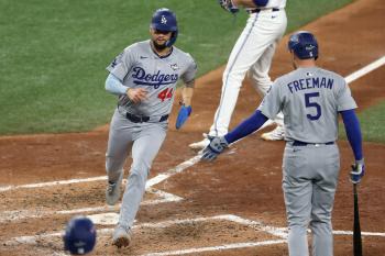 Despite his batting average of 0.093 in 12 games with PS, he is now playing as a starter until the World Series. Considering Roberts' strong defense capability, he is the best