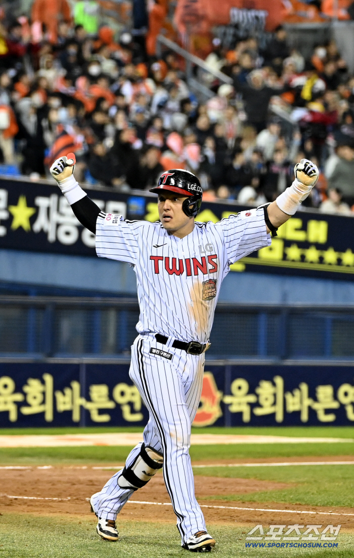 Give me the MVP of Game 2! Ryu Hyun-jin's sniper is in season, and autumn tuna roars hot...Records don't lie 
