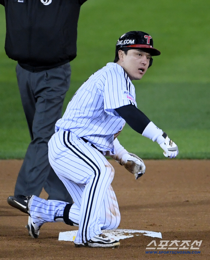 Give me the MVP of Game 2! Ryu Hyun-jin's sniper is in season, and autumn tuna roars hot...Records don't lie 