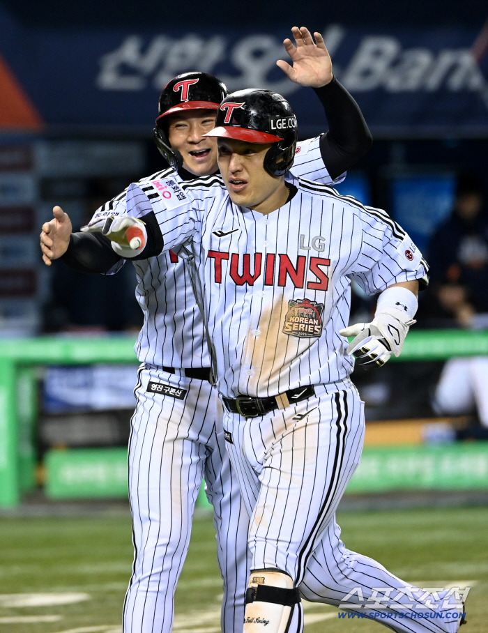 Give me the MVP of Game 2! Ryu Hyun-jin's sniper is in season, and autumn tuna roars hot...Records don't lie 