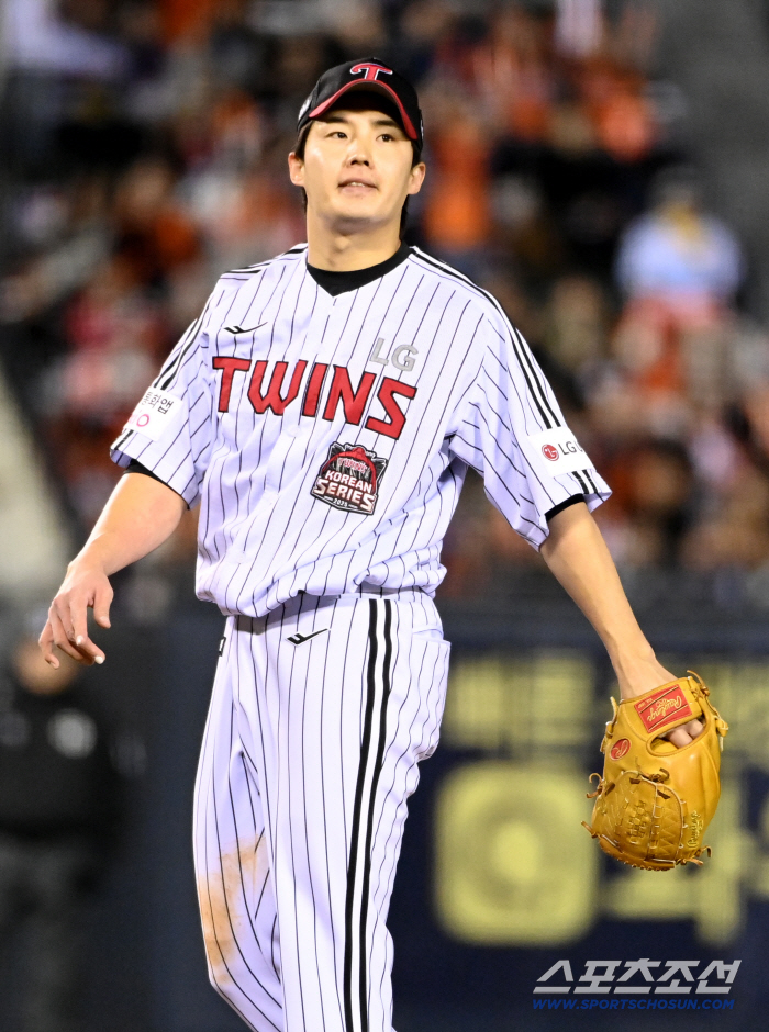 I can't stand it three times! Two years ago, nightmare Jae-hyun Lim Chan-kyu couldn't last four innings again…Four runs on two home runs  the bases loaded again...I picked LG's bench knife.