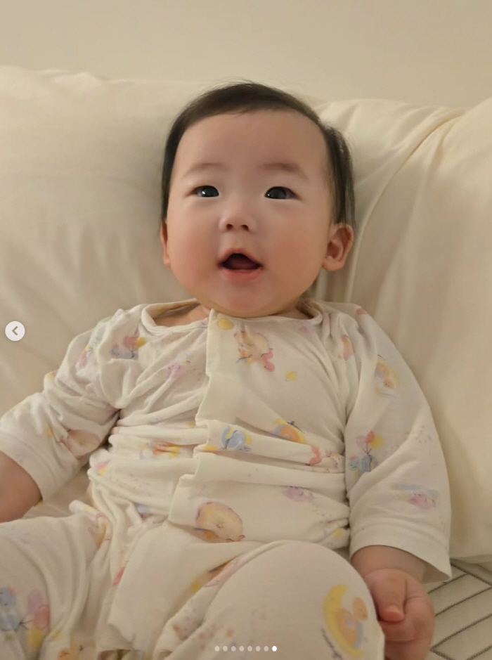 Lee Yong-sik's granddaughter, the bigger the..WON HYUK's eyes are getting bigger