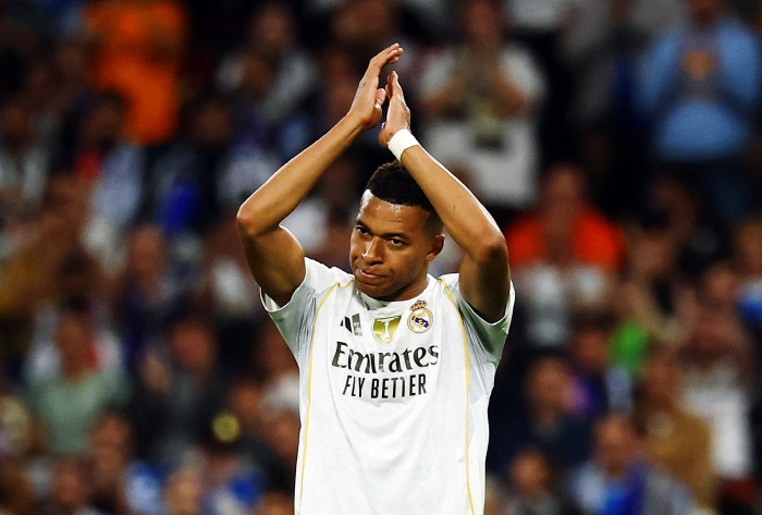 Let's play outside! El Clasico → I miss the time of Menaldo...It's meaningless conflict that only frowns on the fans