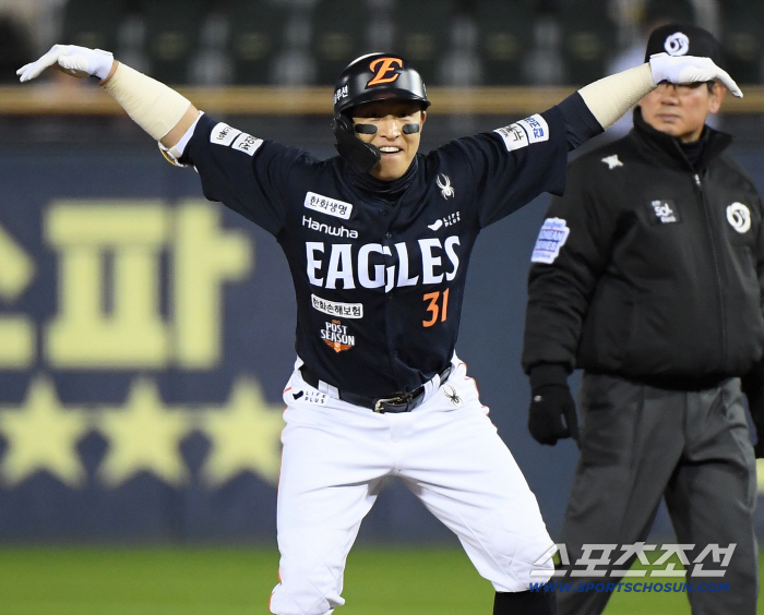 Oh, my. I scored four runs in the first inning, but one hit remained silent from the second inning. Park Dong-won, Moon Bo-kyung, a two-run shot with nine RBIs, won the game against LG 135. 100% chance of winning.