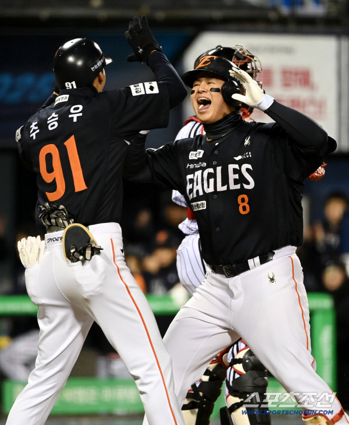  Back-to-back home run, Roh Si-hwan succeeded in gaining the upper hand