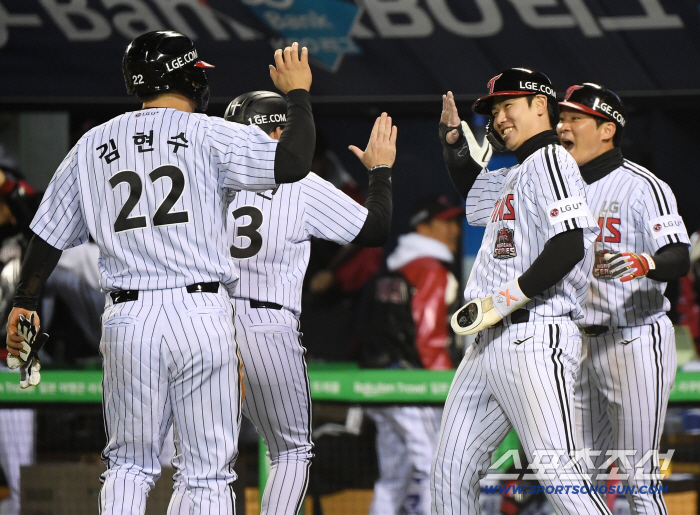  LG scored again, and Hanwha overwhelms in the second game