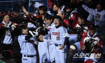 LG Twins successfully attacked Ryu Hyun-jin
