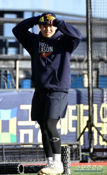 Moon Hyunbin, I feel like he's winning